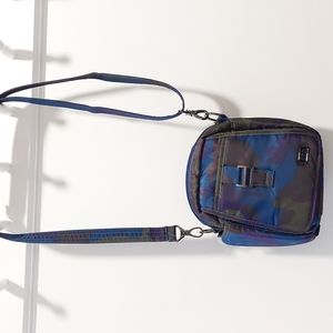 Lug crossbody / belt bag